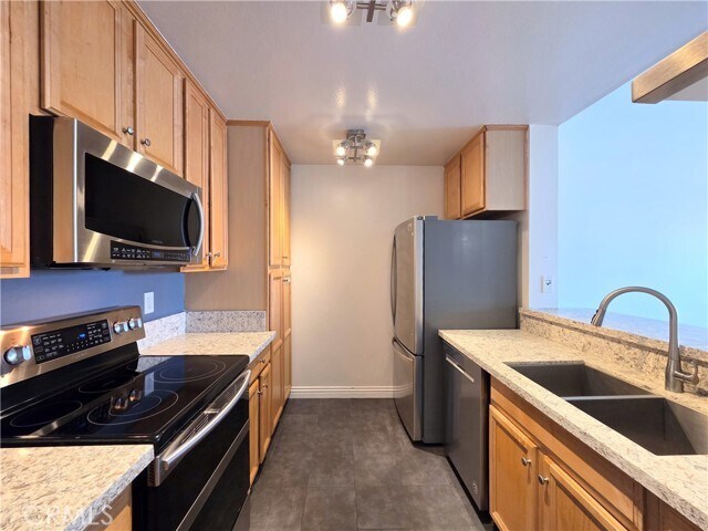 Building Photo - 4170 Elm Ave
