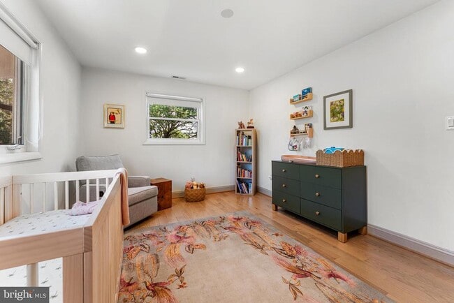 Building Photo - 2820 Ellicott St NW