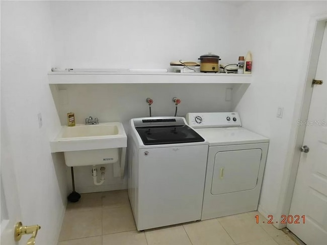 Building Photo - Charming 3-Bedroom Home with Modern Upgrades and Bay Views