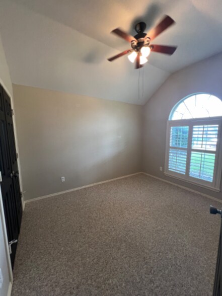 Building Photo - 6104 Sumter Ct