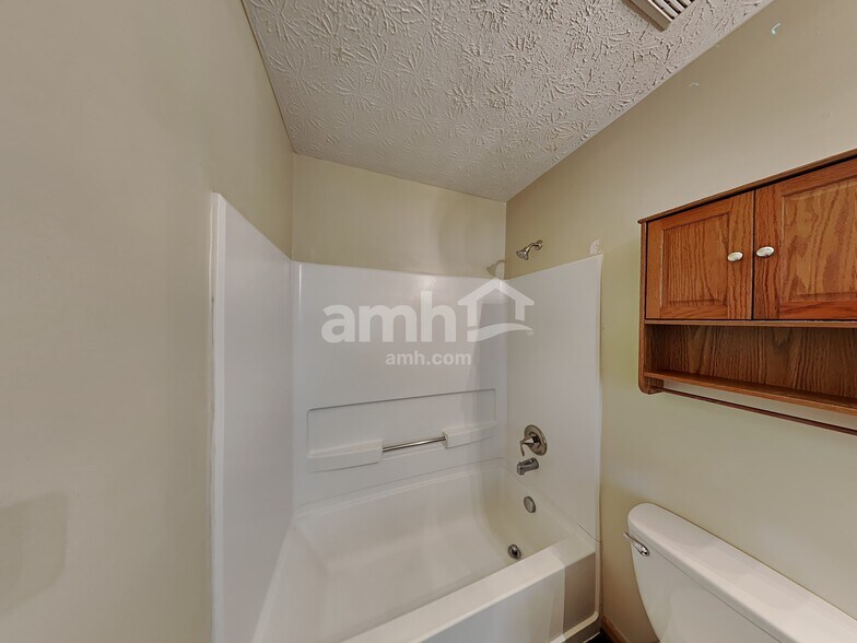 Building Photo - 7516 Hemrich Dr