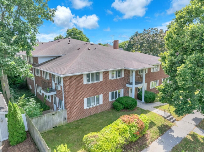 Building Photo - 615 Michigan Ave