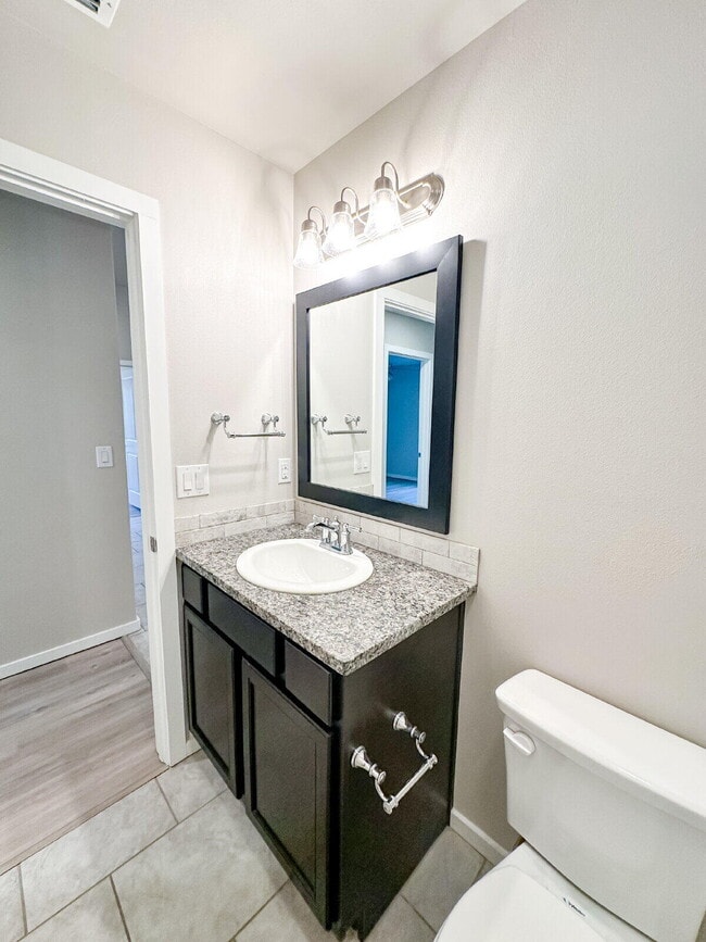 Building Photo - 13803 Quanah Ave