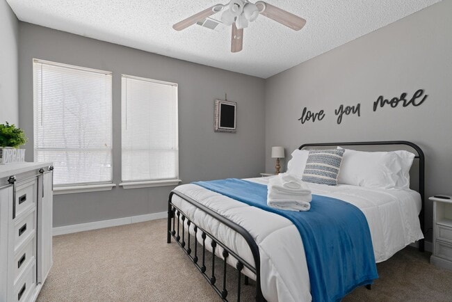 Building Photo - Desoto Courts | Townhome | Furnished