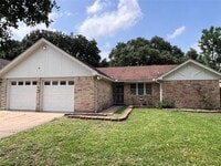 Building Photo - 22422 Elsinore Dr