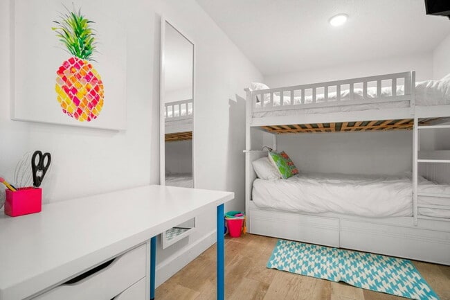 Building Photo - 420 64th Ave