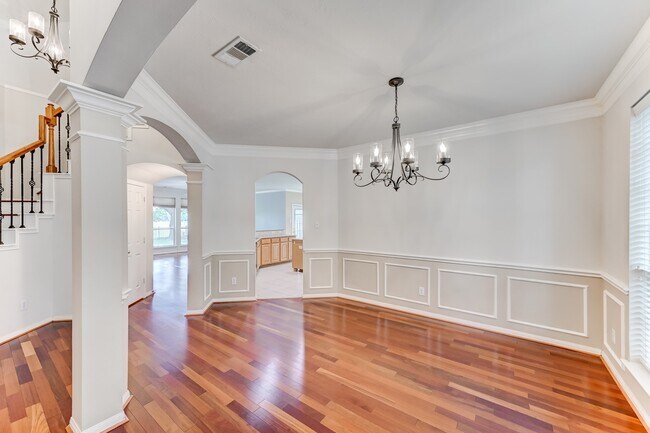Building Photo - 10103 Cottonwood Canyon Dr