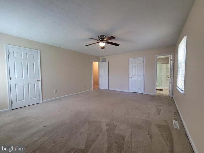 Building Photo - 111 Windcrest Cir