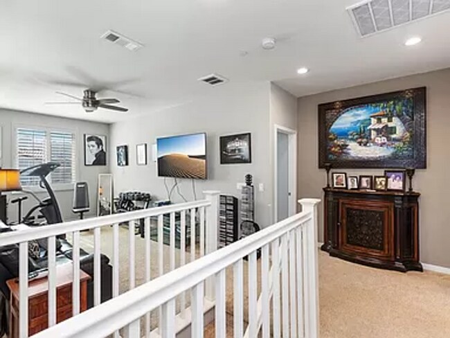 Building Photo - Beautiful, Partially Furnished Oceanside Home