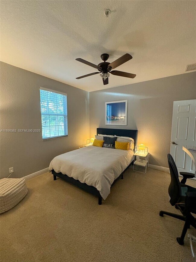 Building Photo - 1006 SW 147th Ave