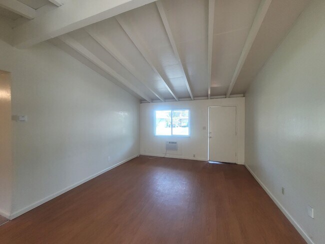 Building Photo - Charming North Highlands home.