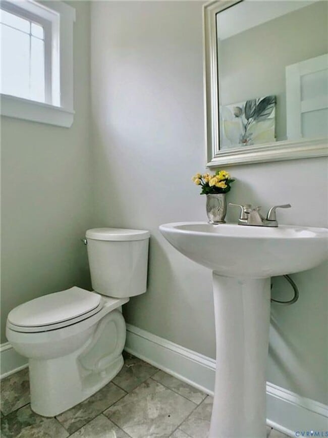 Building Photo - Beautifully renovated 2-story home with ensuite near Brookland Park Blvd