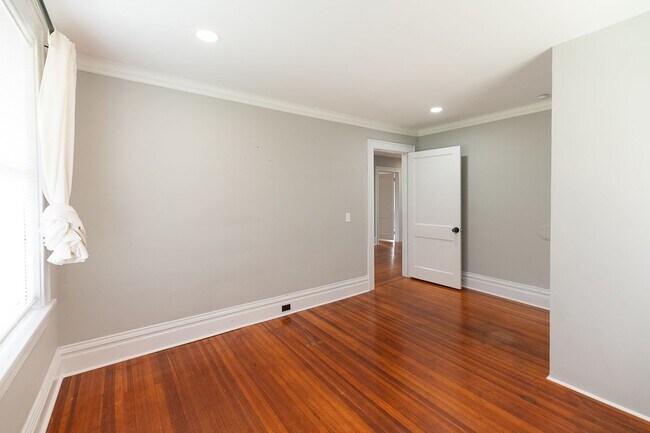 Building Photo - 501 Steele St