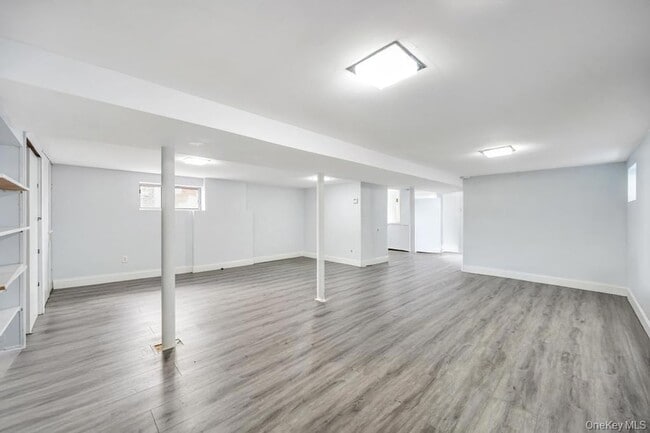 Building Photo - 61 James St