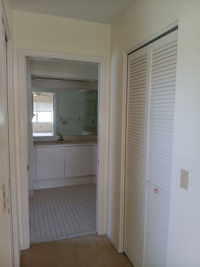 Building Photo - 2 bedroom 2 bathroom Large House for rent ...