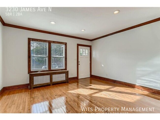 Building Photo - Great 5 BR / 1 BA side by side duplex unit