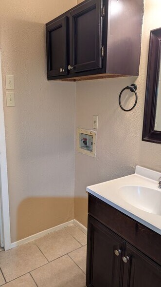 Building Photo - 11231 Belair Dr