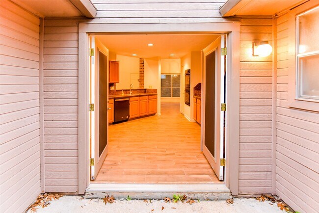 Building Photo - 3530 Santa Rosa Ln