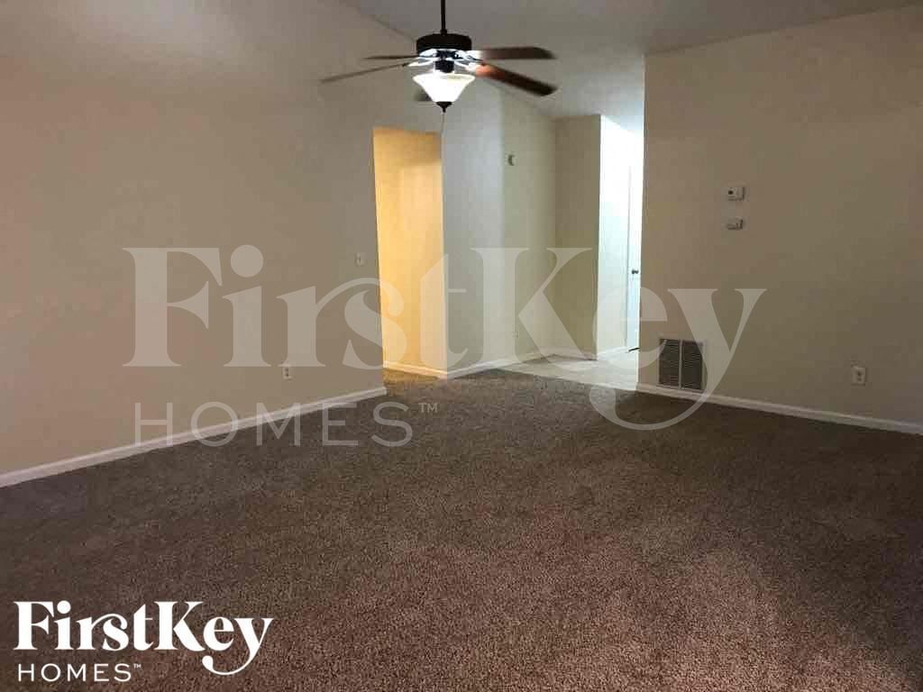 Building Photo - 5334 Memorial Ln SW