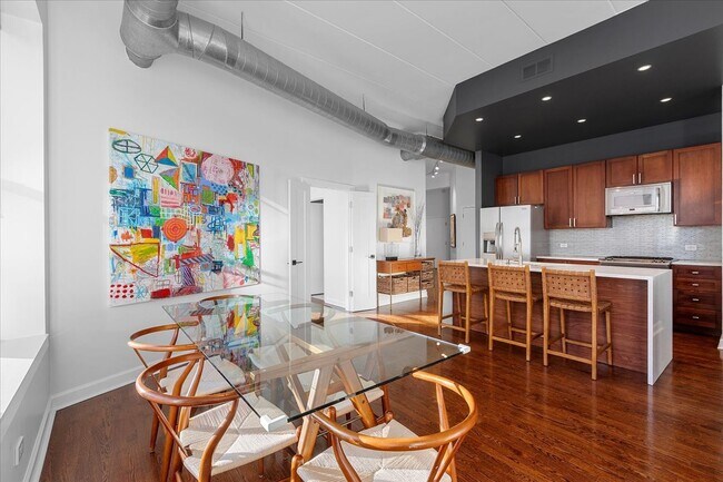 Building Photo - 936 W Madison St