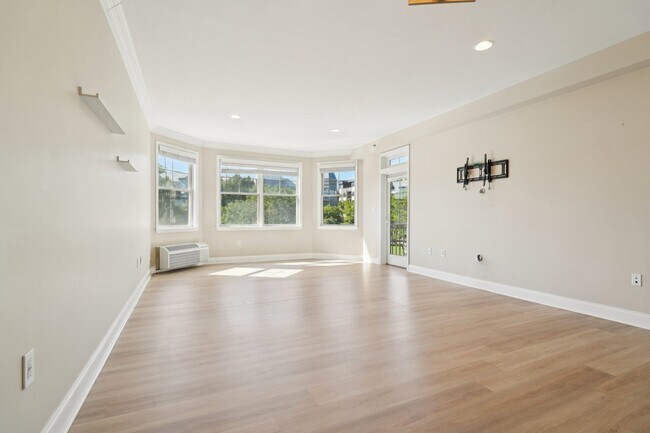 Building Photo - 30 Freedomway