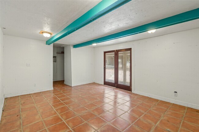 Building Photo - 30318 2nd St