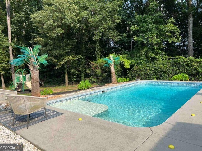 Building Photo - 130 Shaw Dr