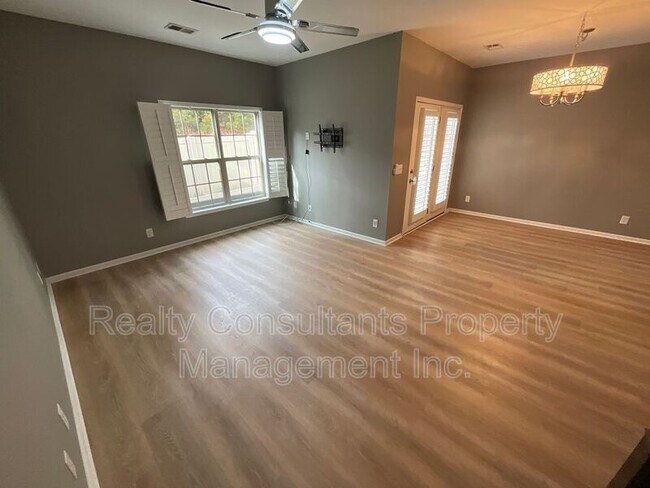 Building Photo - 27 Cherine Way