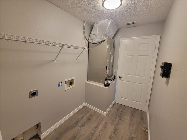 Building Photo - 60 Alicante Ct