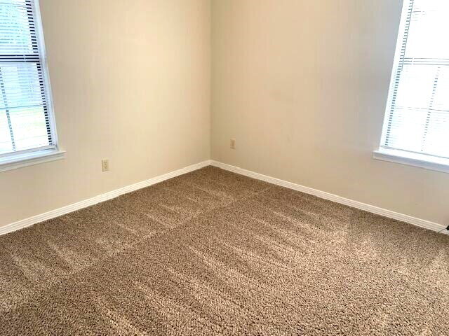 Building Photo - 1825 Hunters Path