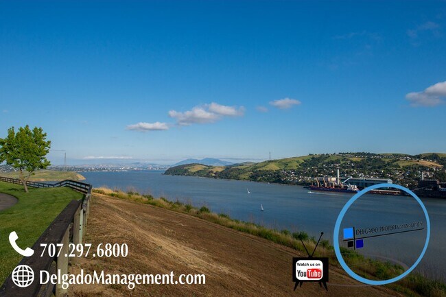 Building Photo - Glen Cove! Large one bedroom