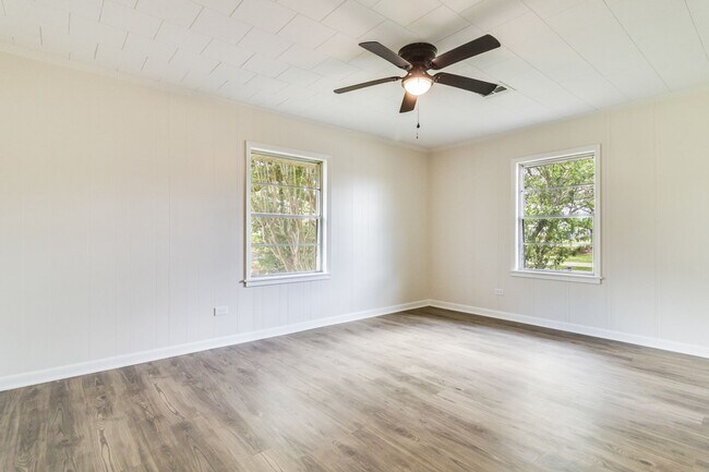 Building Photo - 3 Bed/3 Bath House
