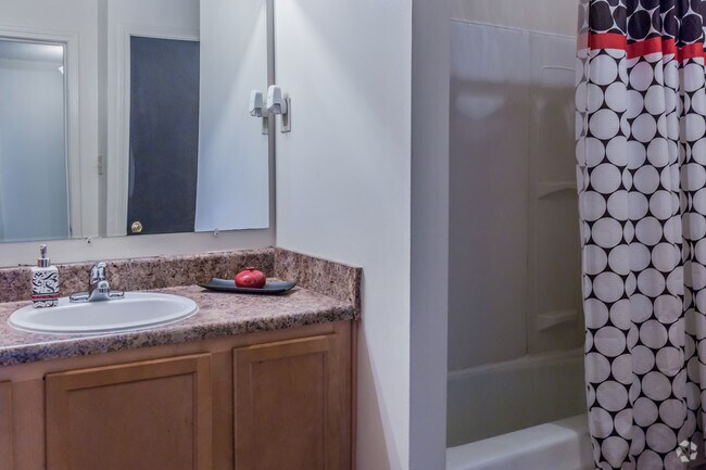 2 BR, 1 BA - 888 SF - Hillcrest Apartments