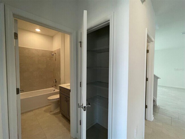 Building Photo - 2165 Sweet Honey Ln