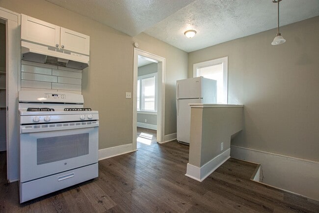 Building Photo - 110 N 38th St