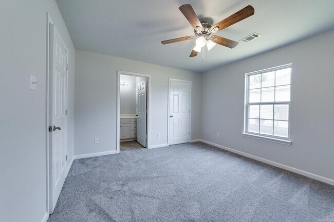 Building Photo - 2308 Red Baron Dr