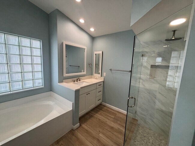 Building Photo - 23426 Alzira Cir