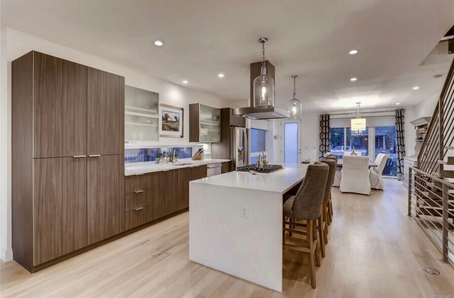 Building Photo - 3528 Stuart St