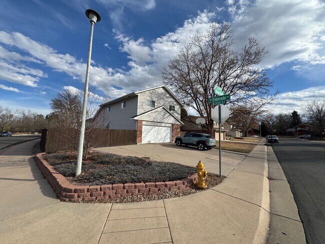 Building Photo - Room for Rent – Bear Valley, Denver | $1,000/month (Bills Included)