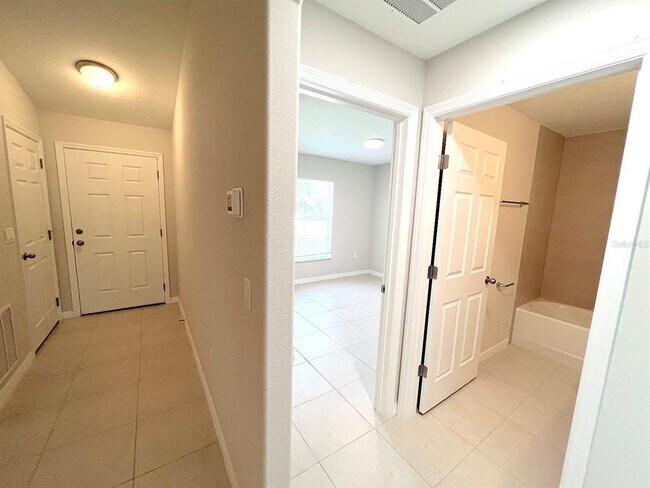 Building Photo - 111 Rolling Sands Dr