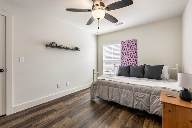 Building Photo - 501 S 7th St