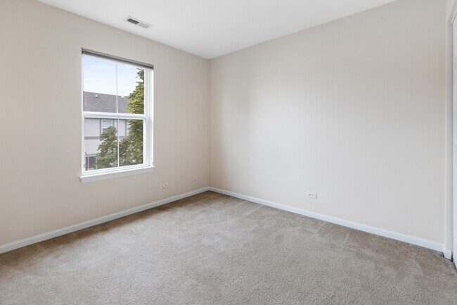 Building Photo - 106 Rosehall Dr