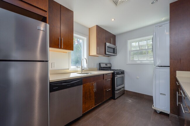 Building Photo - 691 Wilmot Rd