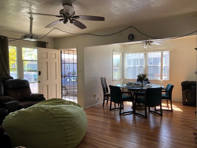 Building Photo - 7 bedrooms $1000 each w/ SPA