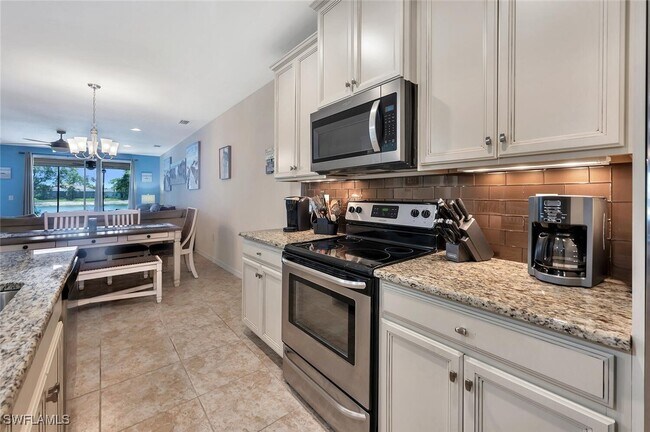 Building Photo - 14940 Edgewater Cir