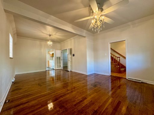 Building Photo - 3 Bedroom 2 Full Bath Plus Office Renovated Victorian Style Family Home Available NOW!