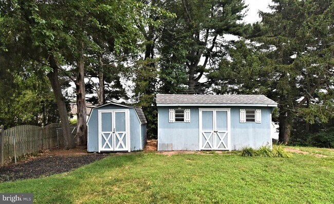 Building Photo - 559 General Muhlenberg Rd