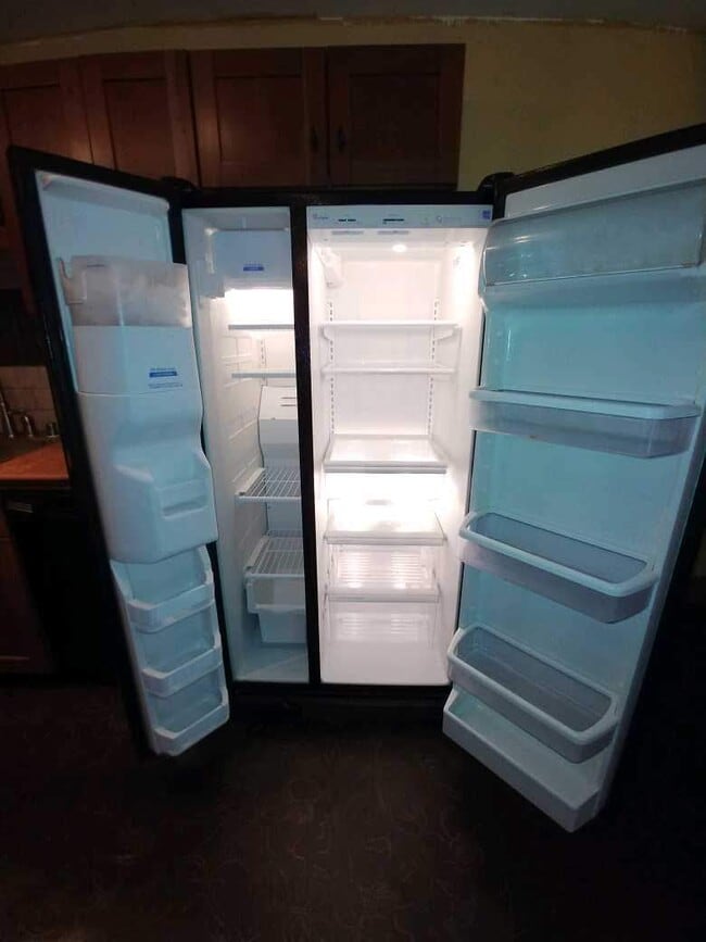 Large Refrigerator - 3333 W St