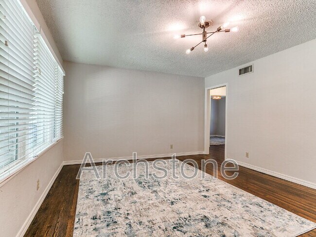 Building Photo - 1732 Carlisle Rd