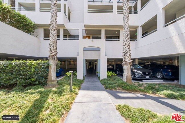 Building Photo - 122 Ocean Park Blvd